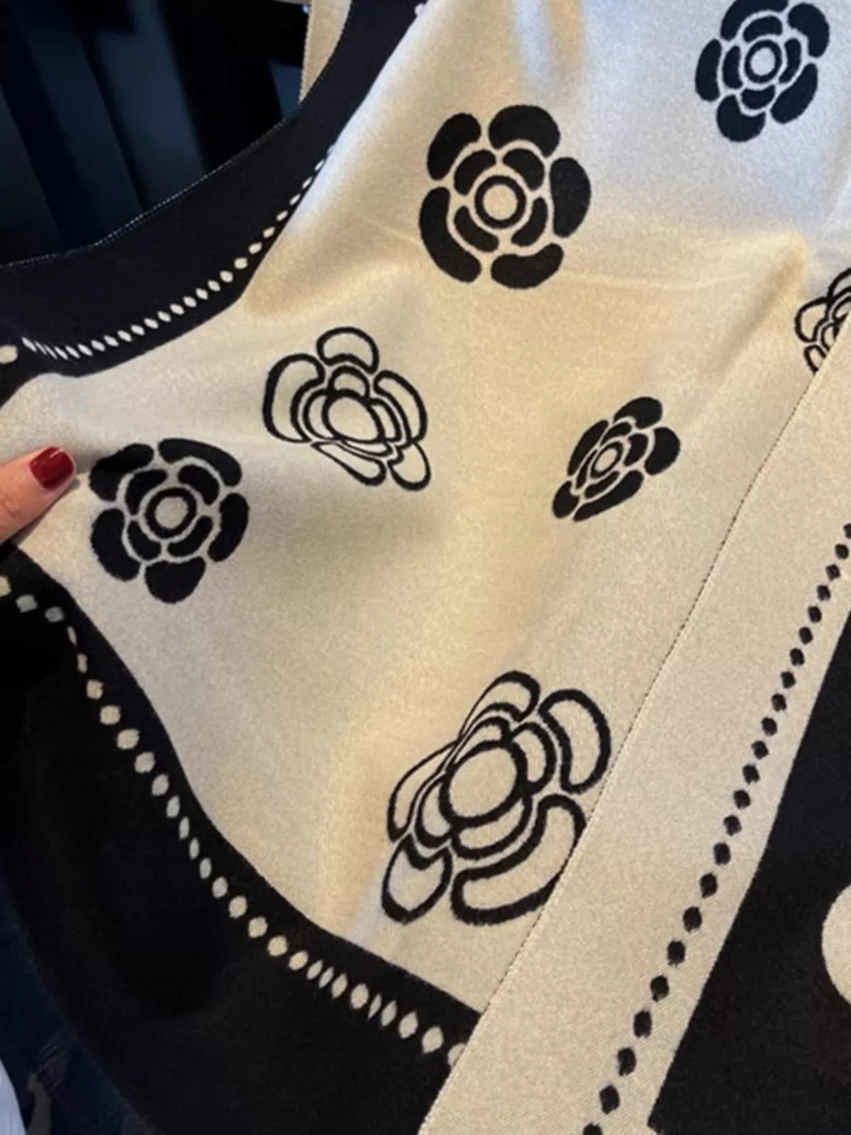 Floral Pattern Raw Hem Scarf