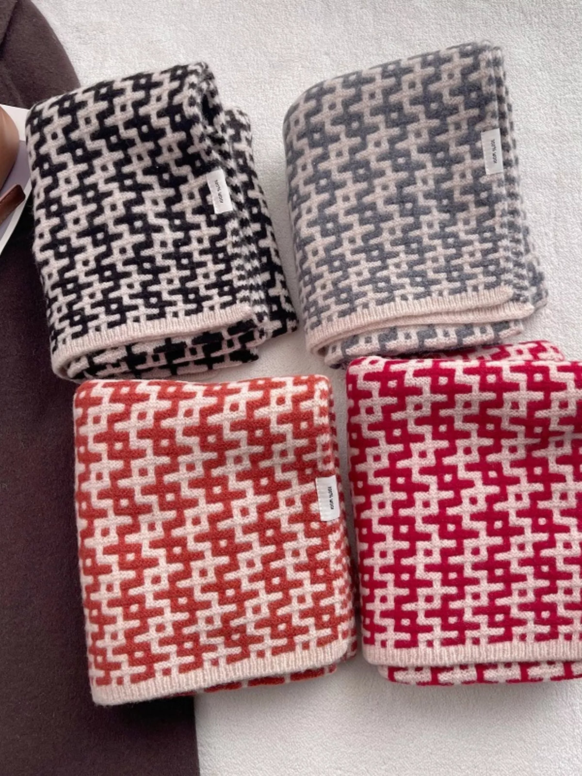 Wool Geometric Pattern Knitted Scarf