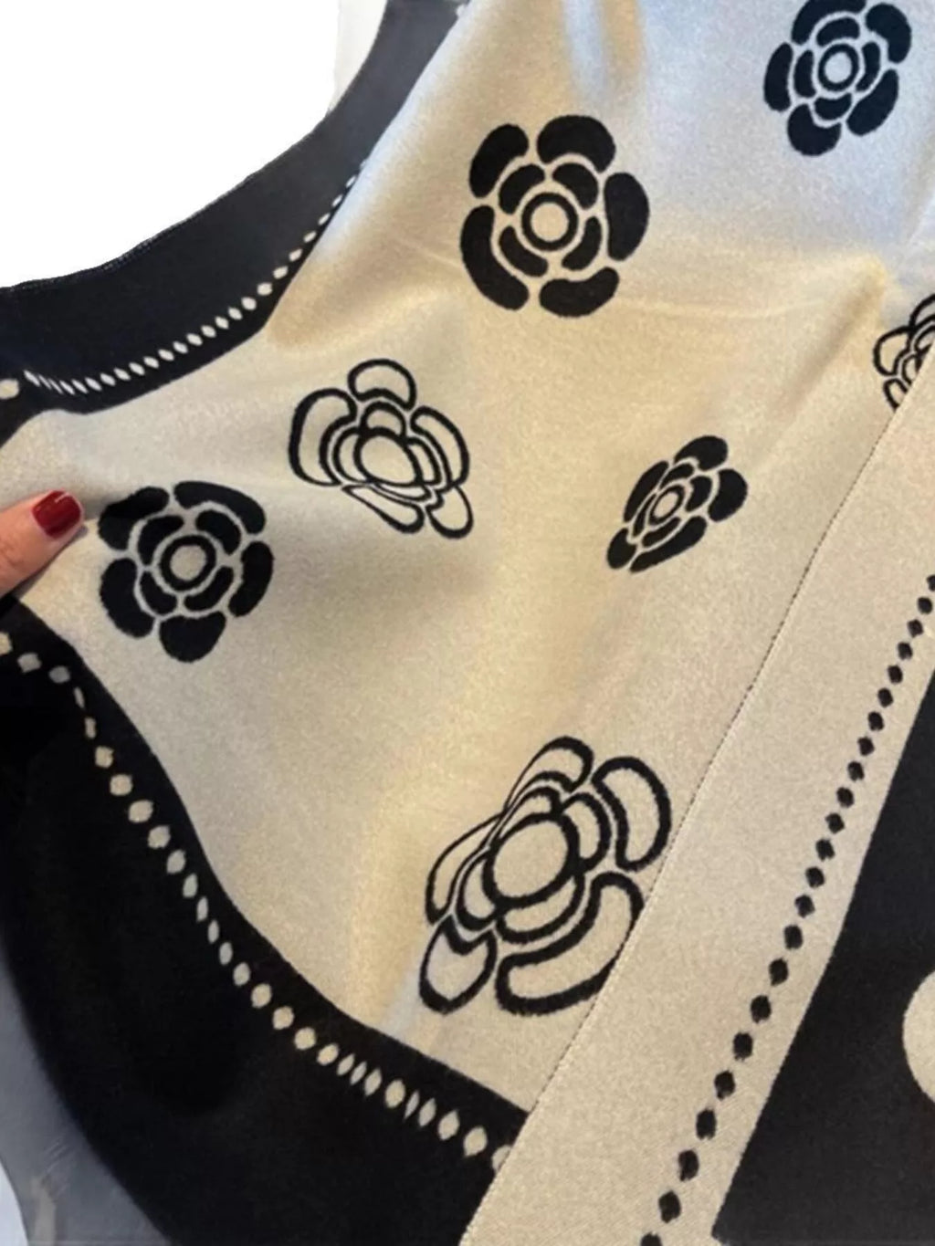 Floral Pattern Raw Hem Scarf