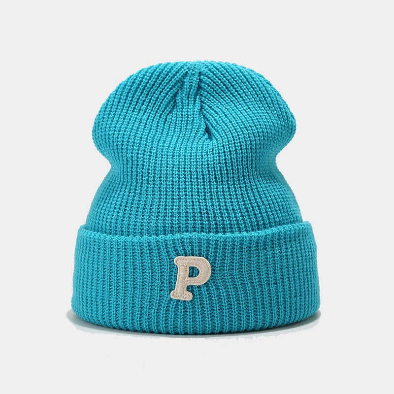 Chunky Knit P Beanie: Cozy & Chic Fall/Winter Hat