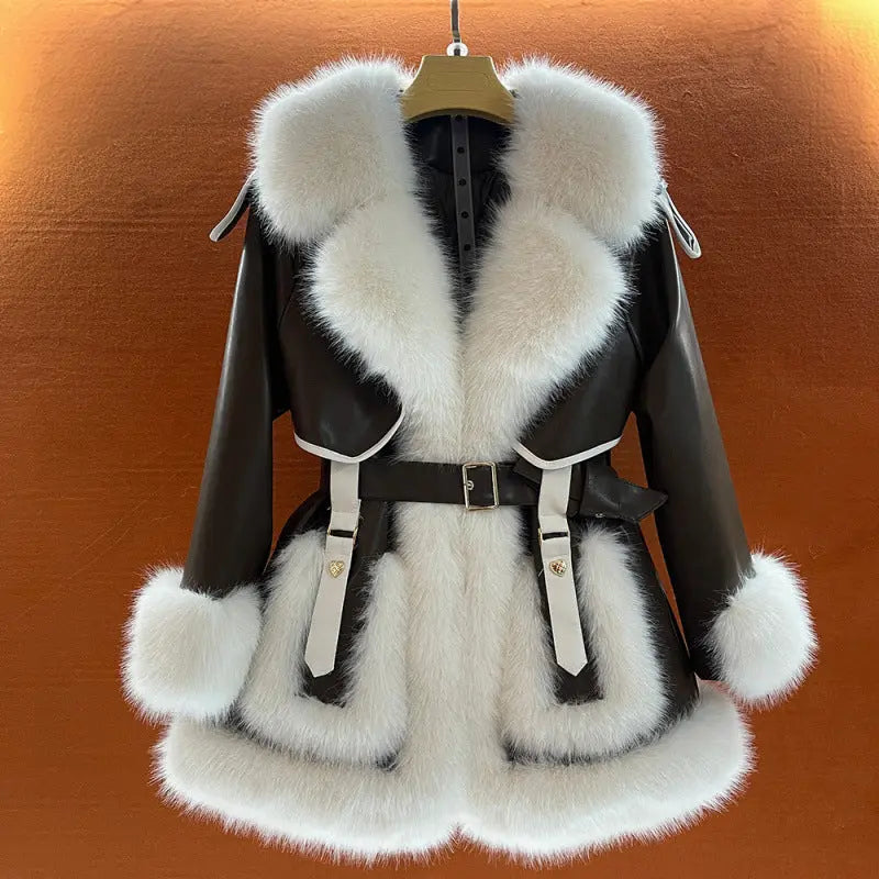 Stylish Women's Winter Coat - Warm and Fitted Design