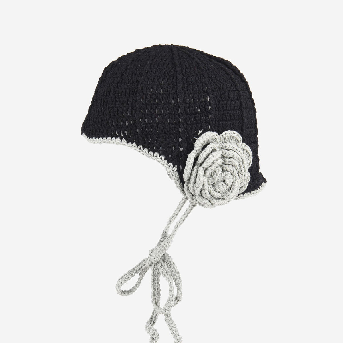 Hand-Knit Floral Beret: Cozy Retro Winter Hat