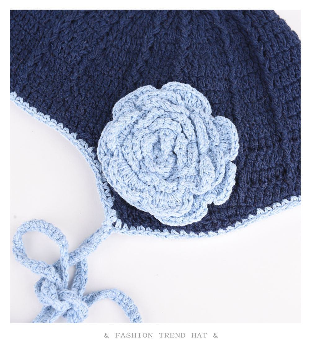Hand-Knit Floral Beret: Cozy Retro Winter Hat